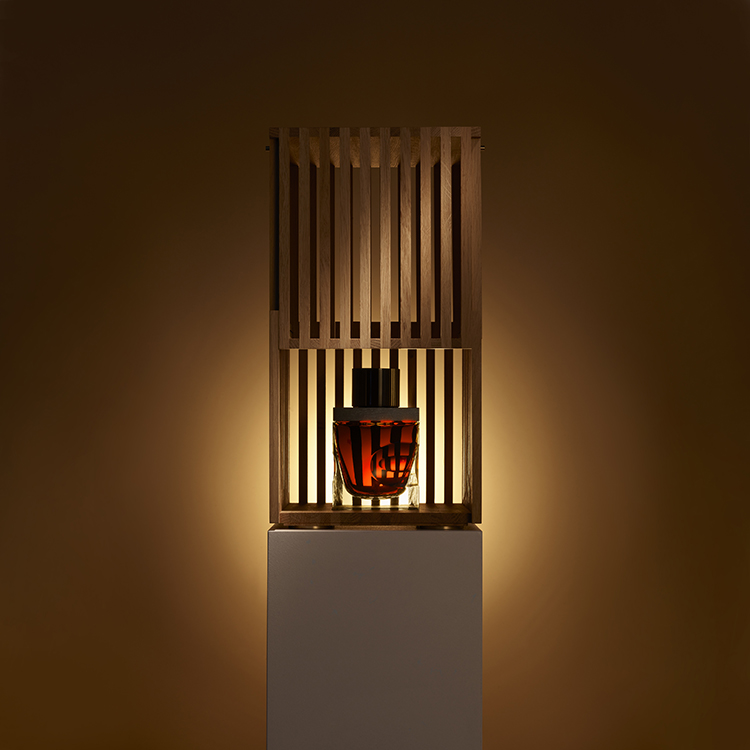 Gordon & MacPhail Generations 80-Years-Old from Glenlivet Distillery. Oak Pavilion opens to reveal a jewel-like decanter